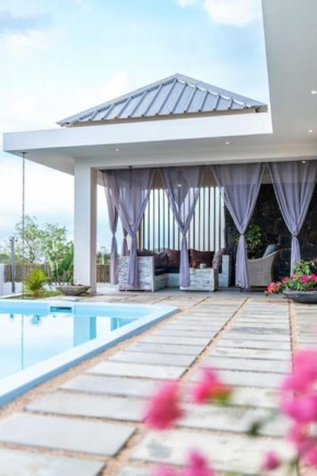 Luxurious 4-Bedroom Villa with Sea View - HA496